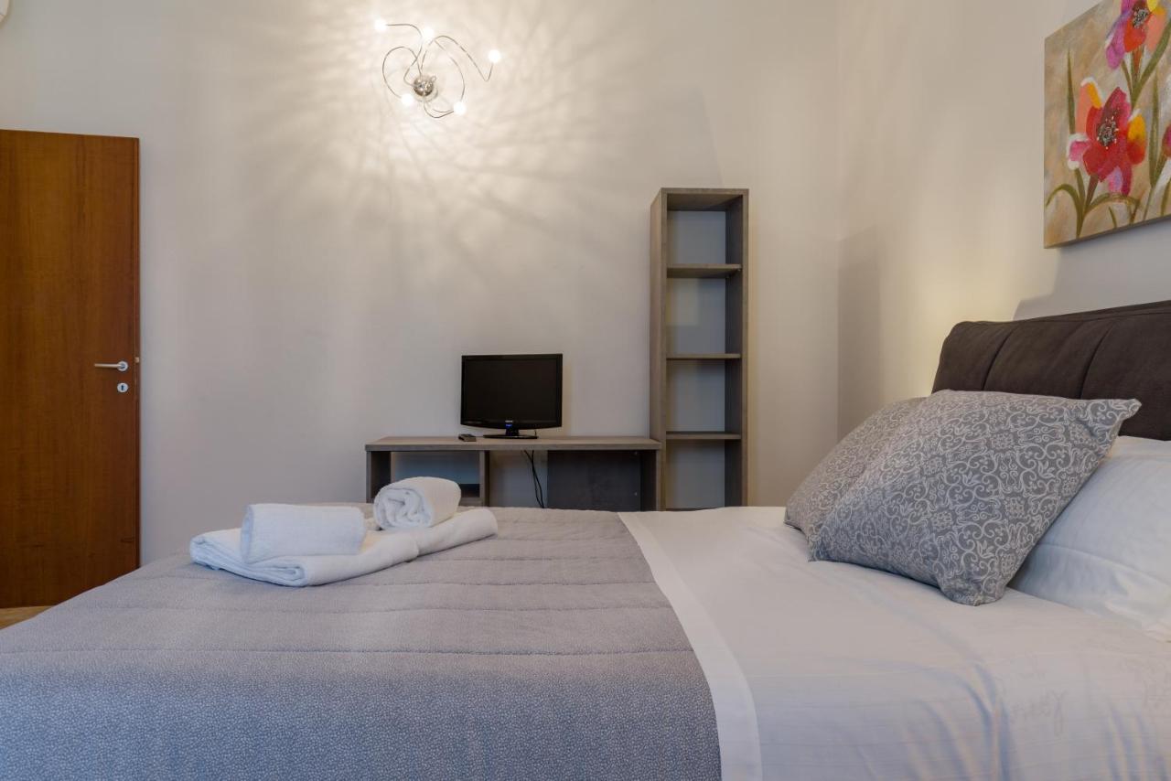 Suite Marco In Centro Citta Verona Exterior foto